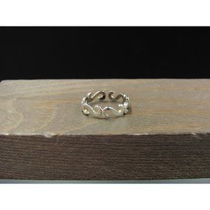 Size 2.5 Sterling Silver Small Fancy Swirls Toe Band Ring Vintage Statement